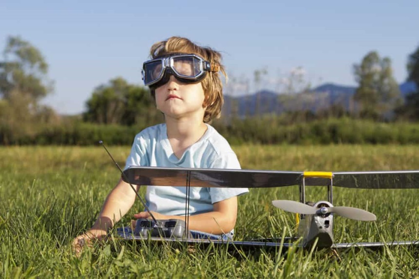 6 Best Fixed-Wing Drones – It's Time to Become a Pilot! (Spring 2025)